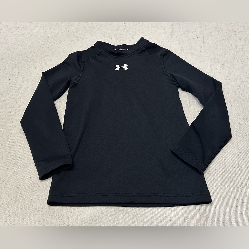 Under Armour Kids Long Sleeve Tee in Black
